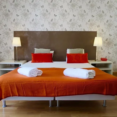 Flat With Terrace And River View - Se4 Apartmán