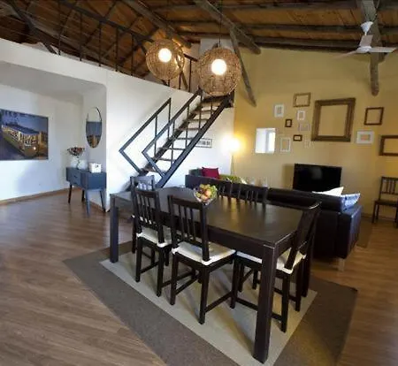 Flat With Terrace And River View - Se4 Apartmán *