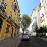 Flat With Terrace And River View - Se4 * Lisbon