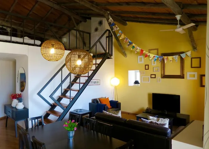 Flat With Terrace And River View - Se4 Апартаменты